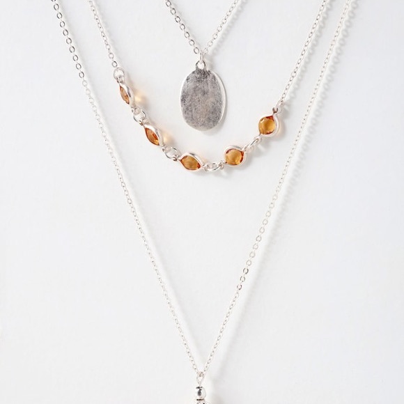 Lulu’s FESTIVE SILVER LAYERED TASSEL NECKLACE 💎 - Picture 3 of 4